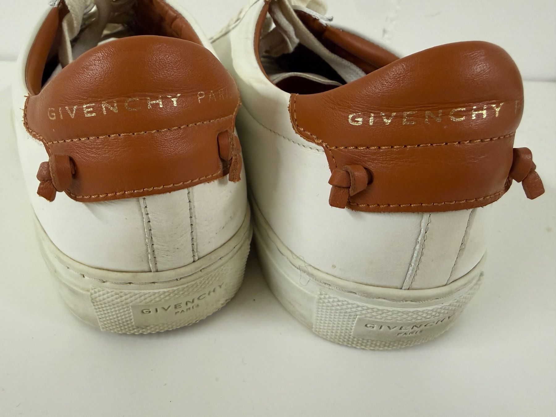Givenchy Herrenschuhe: Sneakers von Givenchy Paris (Grösse 39) – Gebraucht aus Zollikon von lit_9hd6
