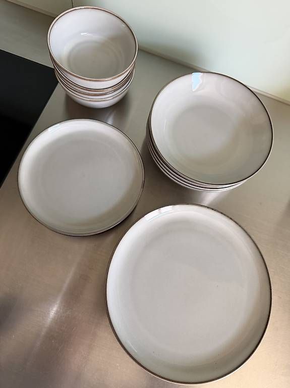 Set di piatti: Geschirr-Set zu verkaufen – Usato da Arlesheim venduto da ann_tnc9 2
