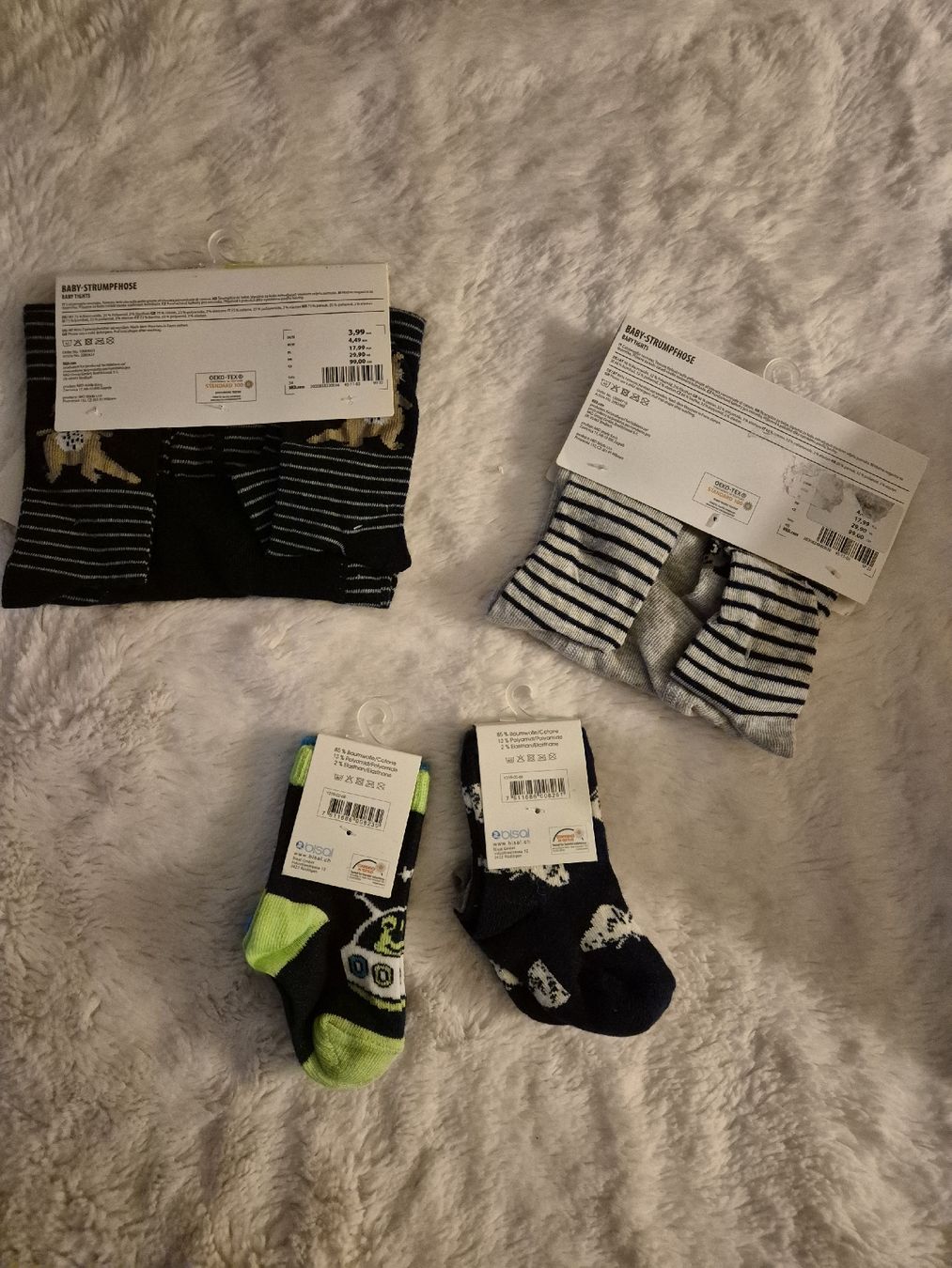Altro abbigliamento: neue Strumphosen & Socken Gr.62-68 – Nuovo (secondo la descrizione) da Thalwil venduto da Briscolina 1