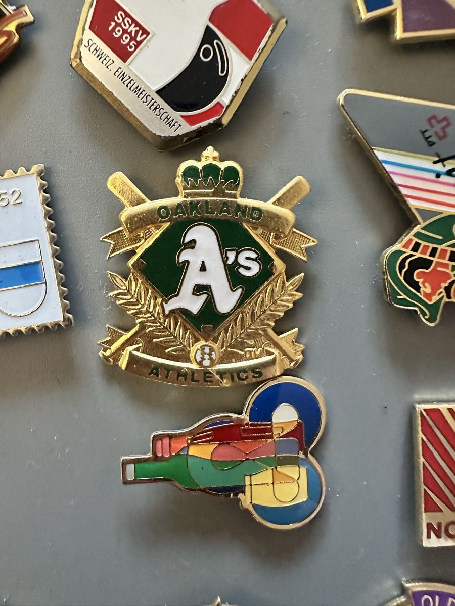 Alben: Vintage Pin Sammlung 80er/90er – Gebraucht aus Zumikon von kis_k9f5 7
