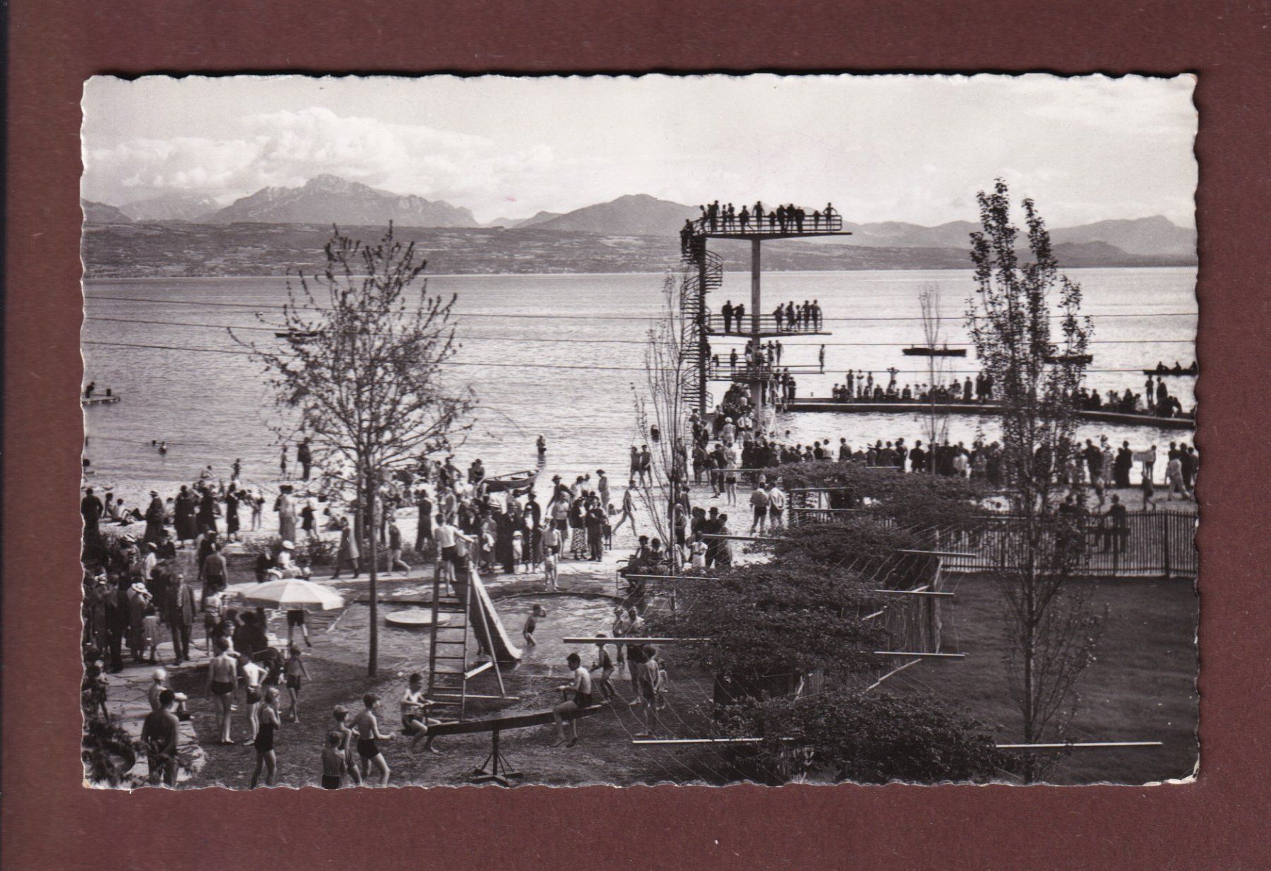 Cartoline postali: LAUSANNE - Bellerive-Plage – Usato da Pully venduto da nicecards