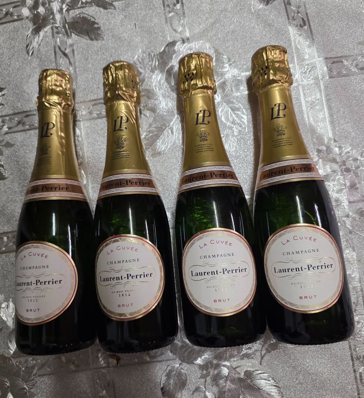 Laurent Perrier Bevande alcoliche: 5 FLASCHE LAURENT-PERRIER 0.37.5CL CHAMPAGNER BRUT – Nuovo (secondo la descrizione) da Schönenwerd venduto da 1952kv