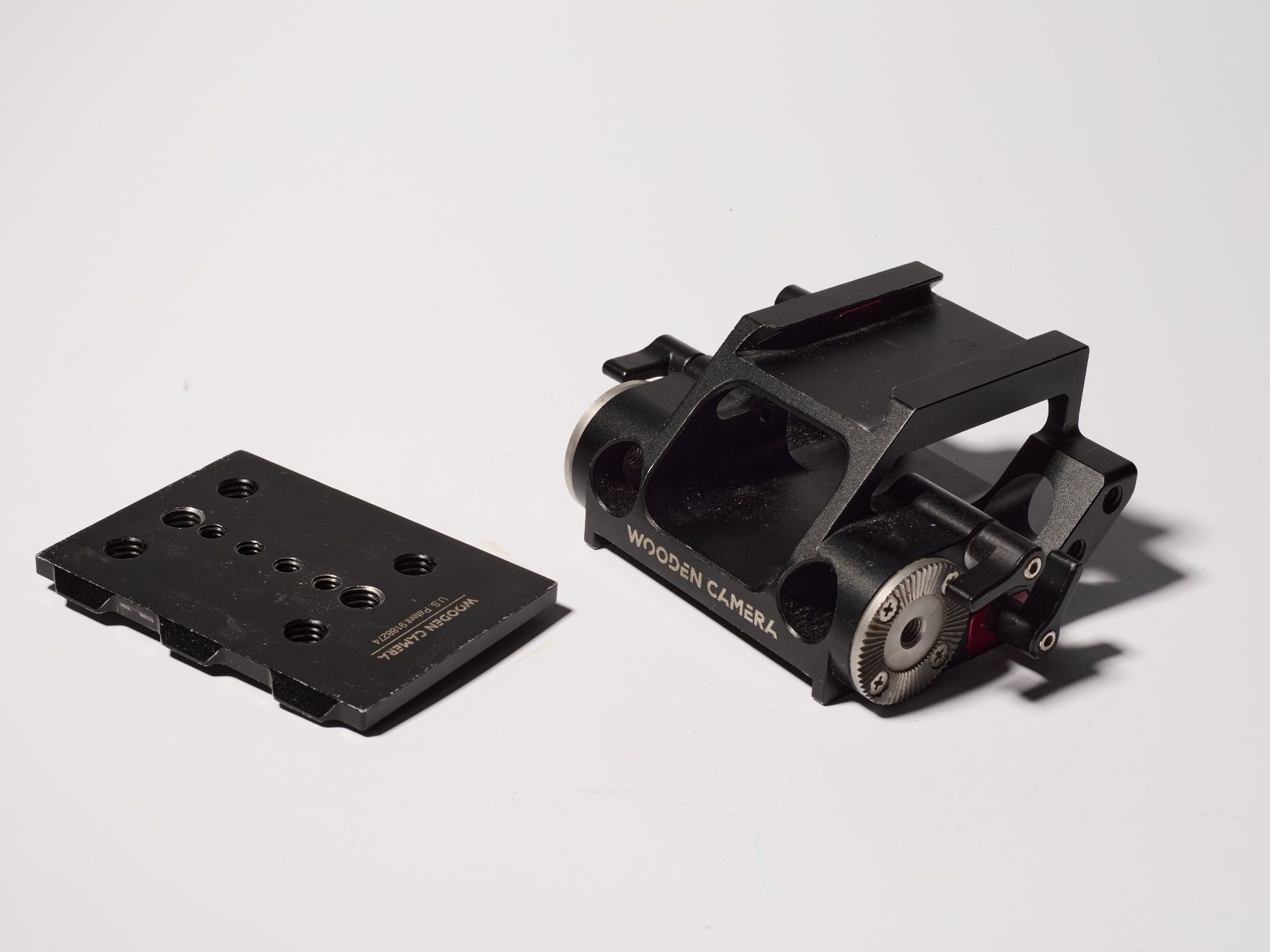 Sonstiges Zubehör: Wooden Camera Red Baseplate with Quick-Release Plate – Gebraucht aus Zürich von patrickroppel