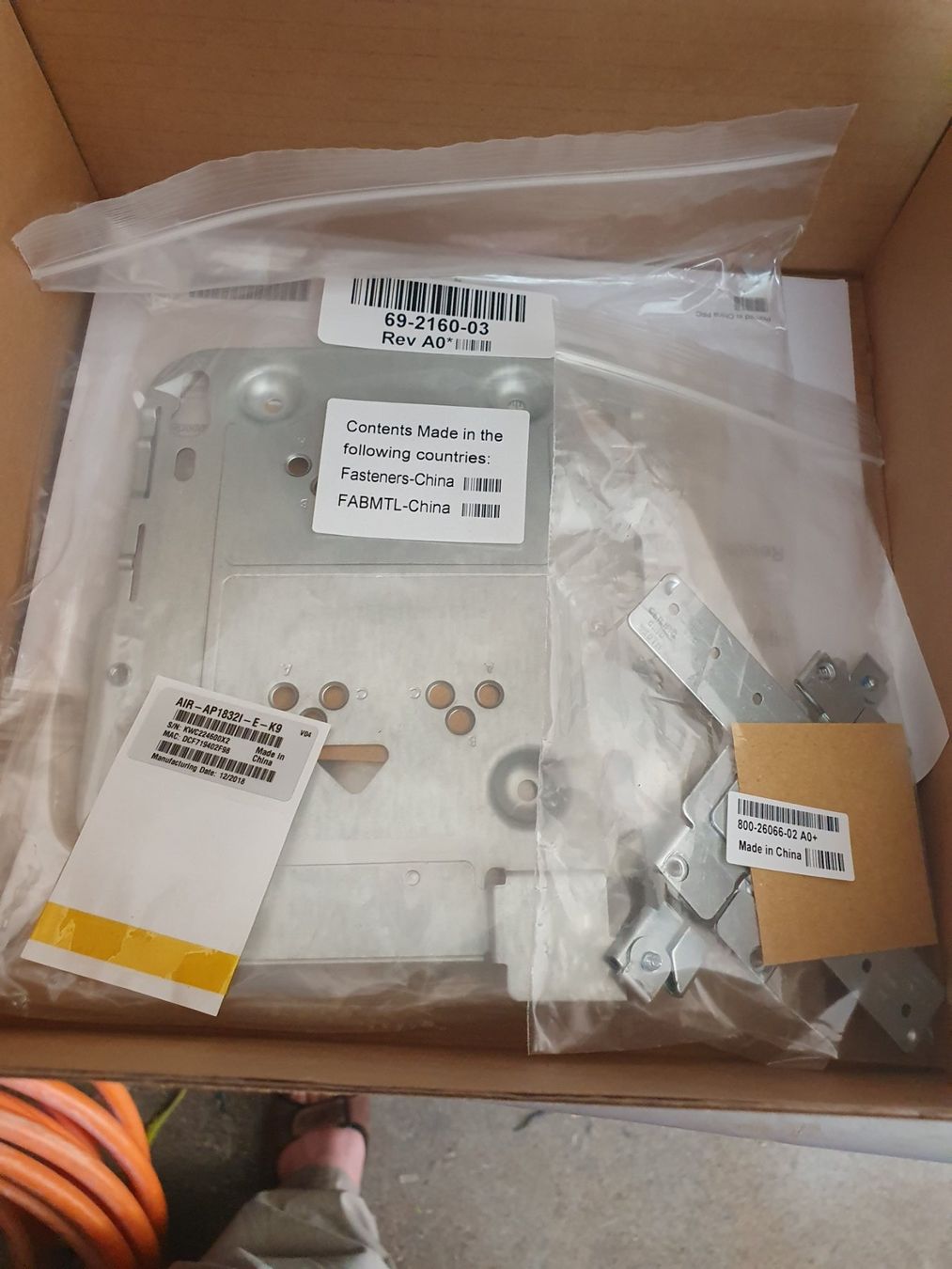 Cisco Modem & Router: Cisco AIR-AP1832i-E-K9 Access Point WLAN – Nuovo (secondo la descrizione) da Zürich venduto da eymen20 3