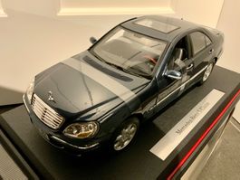 MERCEDES-BENZ S-KLASSE (W220), Massstab 1:18, Dealer Edition