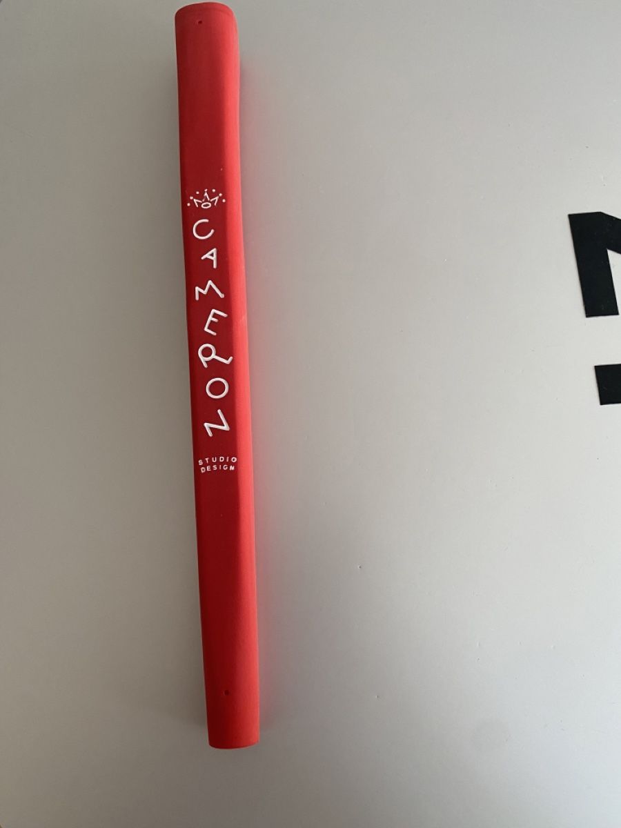 Scotty Cameron Mazze & Set: Scotty Cameron Studio Design Griff, Rot, Neu – Nuovo (secondo la descrizione) da Bern venduto da mod18