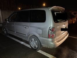 Hyundai Trajet Van grau met.