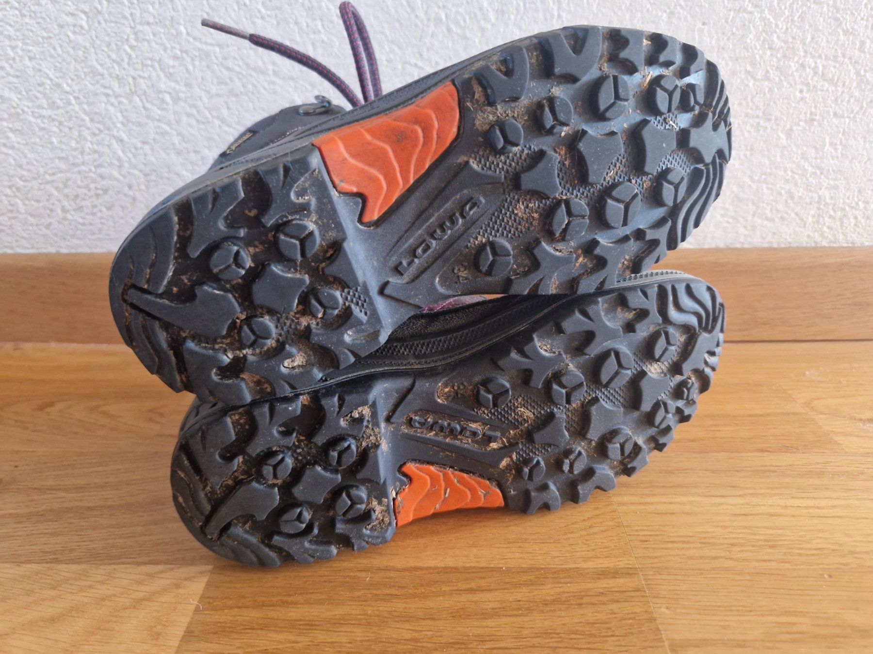 Lowa Scarpe per ragazze: LOWA Wanderschuhe Kinder Goretex, Grösse 34 – Usato da Buchs venduto da sonjaja 5