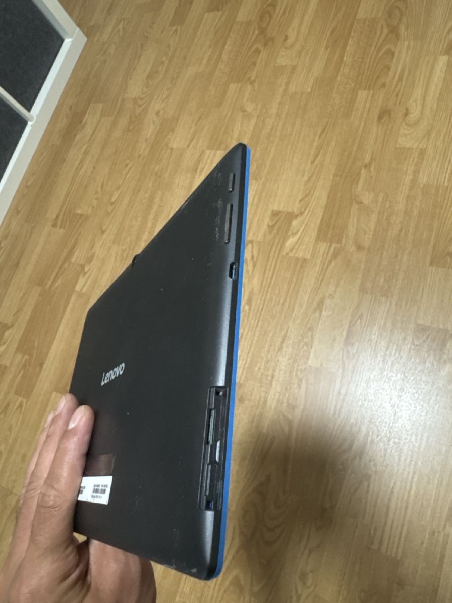 Lenovo Tablet PC: LENOVO-Tablet – Defekt aus Riehen von M.S.DVD 2