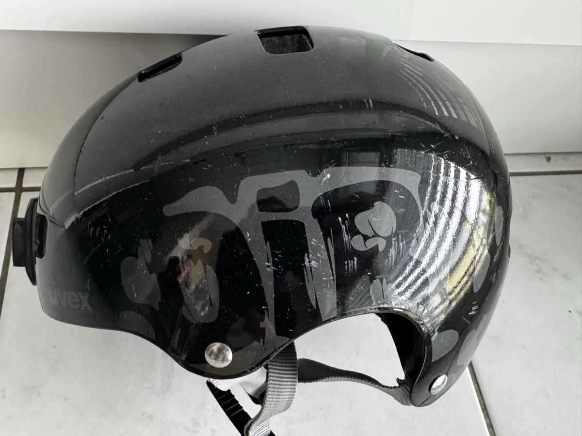 Uvex Caschi: Uvex Velo Helm – Usato da Bassersdorf venduto da mmikolaj