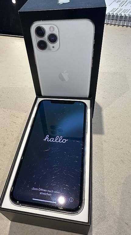 Apple Telefoni cellulari / Smartphones: iPhone 11 Pro 64GB Silber – Usato da Horw venduto da terencelau 2