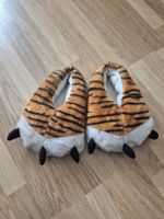 Warme Tiger-Fuss-Hausschuhe, Gr. 42/43