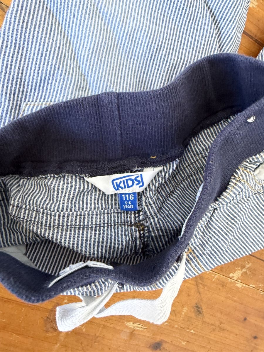 Pantaloni: Kinder Shorts Gestreift Gr. 116 – Usato da Gurmels venduto da SwissShop21 2