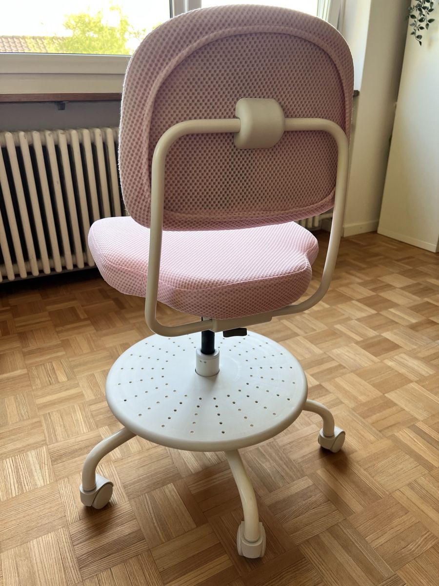 Ikea Sedie: Kinder Bürostuhl in hellrosa – Usato da Rombach venduto da Omar3 1