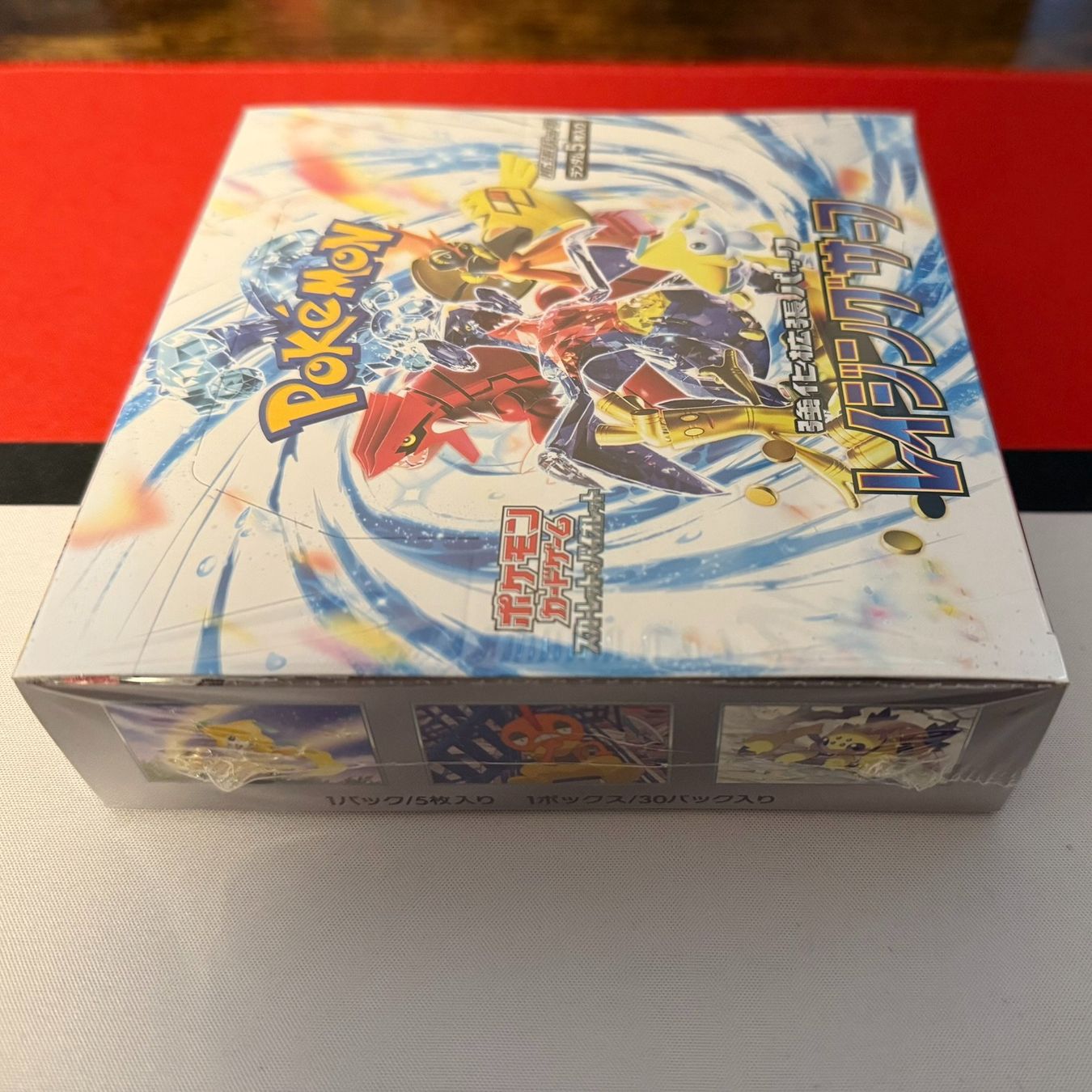 Pokémon Carte collezionabili: Pokémon Raging Surf Display sv3a – Nuovo e nell'imballaggio originale da Feuerthalen venduto da Plazatoys 3