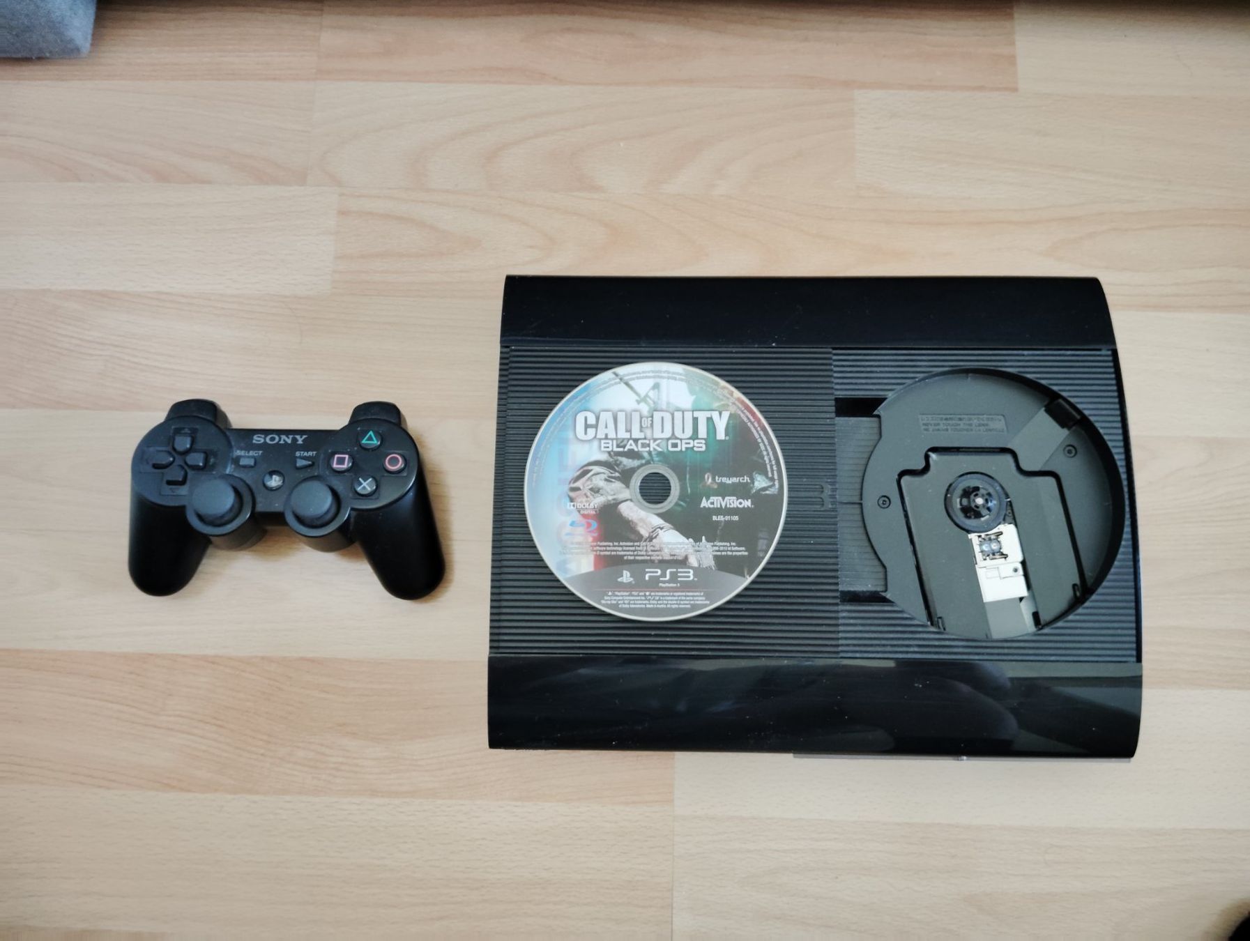 Sony Konsolen: Playstation 3 Slim mit controller und CoD Black Ops – Gebraucht aus Rorschacherberg von dualwield-man 2