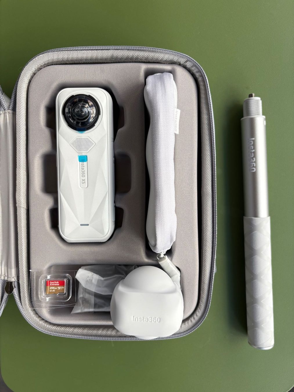 Insta360 Action Cam: Insta 360 X5- NEW – Nuovo e nell'imballaggio originale da Zürich venduto da grace_li 1