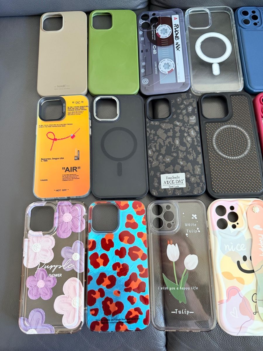 Cover & Protezioni schermo: Cover iPhone 12 Pro Max – Usato da Winterthur venduto da Je_hope 1