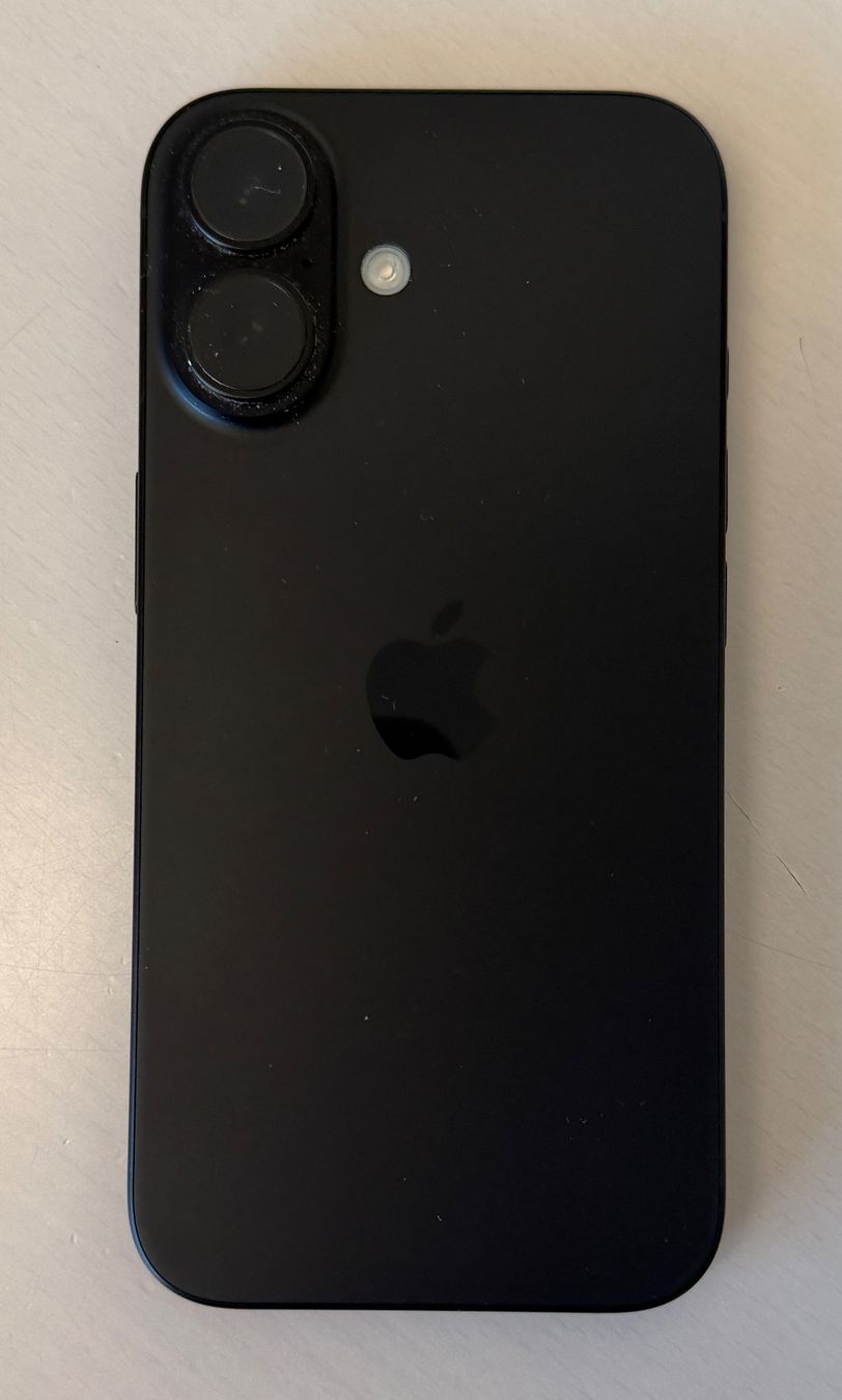 Apple Portables: iPhone 16 128 GB Black – D'occasion à Niederhasli par Hapebe 3