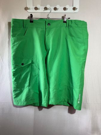 Kurze grüne Wanderhose von BTWIN ca Gr. L