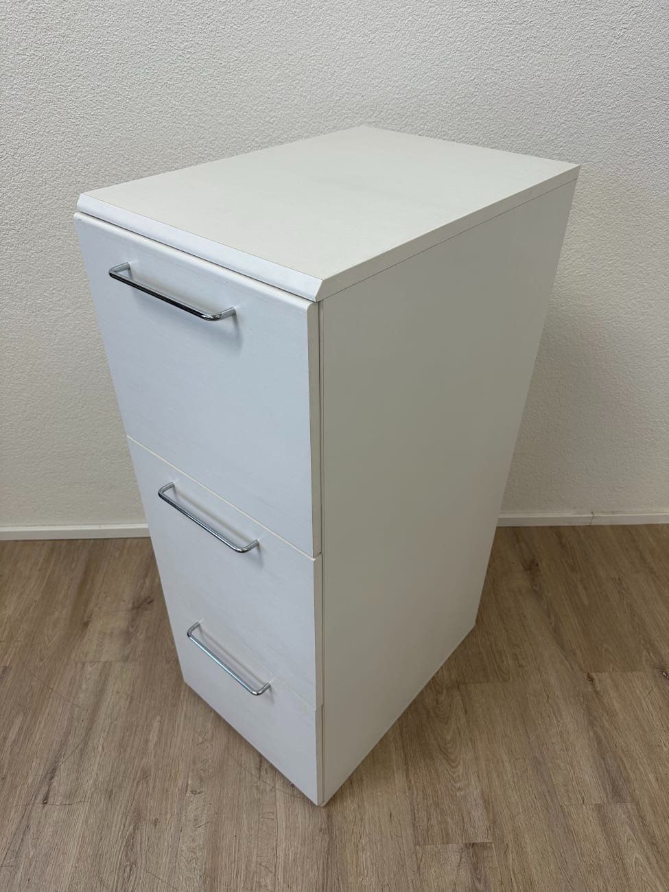 Armadi: Moderner weisser Aktenschrank  mit 3 Schubladen – Usato da Obernau venduto da Arche_Noah_Brocki 3