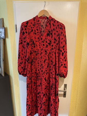 Rotes Sommerkleid mit Leoparden am ci-Print, Grösse M, 