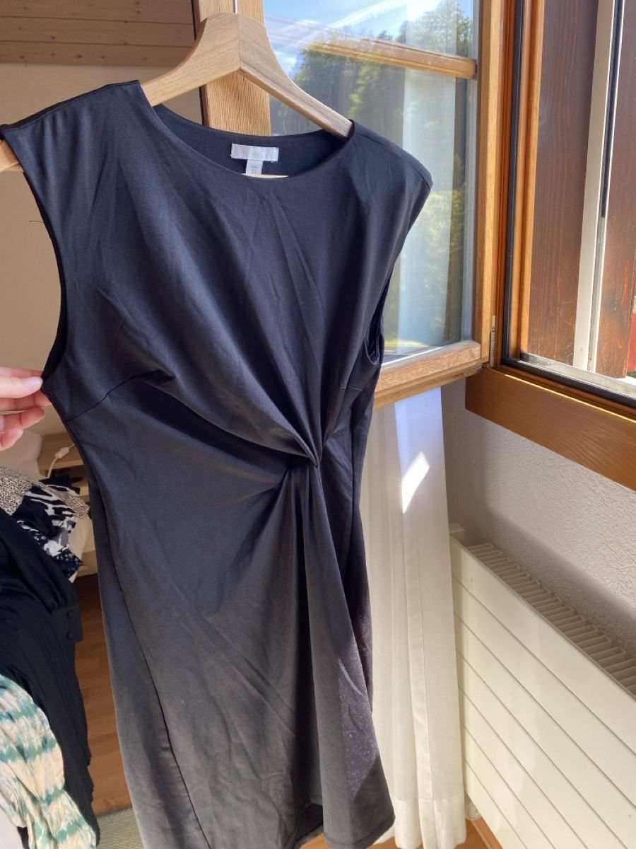 Lotti di vestiti: 3x schwarze Kleider Grösse S/M – Usato da Schachen LU venduto da ali_hz6l 1