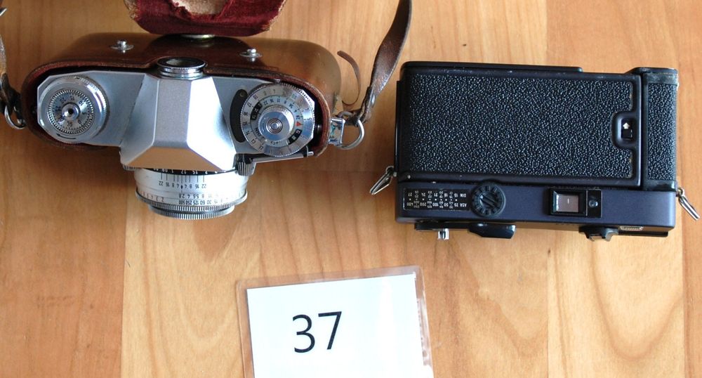 Konica Appareil photo: Contaflex-Zeiss/ Konica Analogkamera 2 Stk. – D'occasion à Bottighofen par Absaras 2