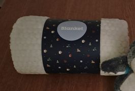 Schöne Coop Babydecke und Coop Nachtlampe neu