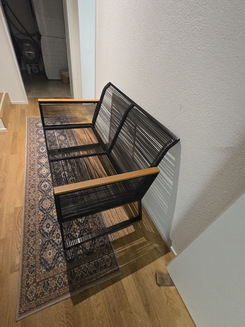 Bänke: Gartensofa 2-Sitzer schwarz – Gebraucht aus Bremgarten AG von MrReefaven