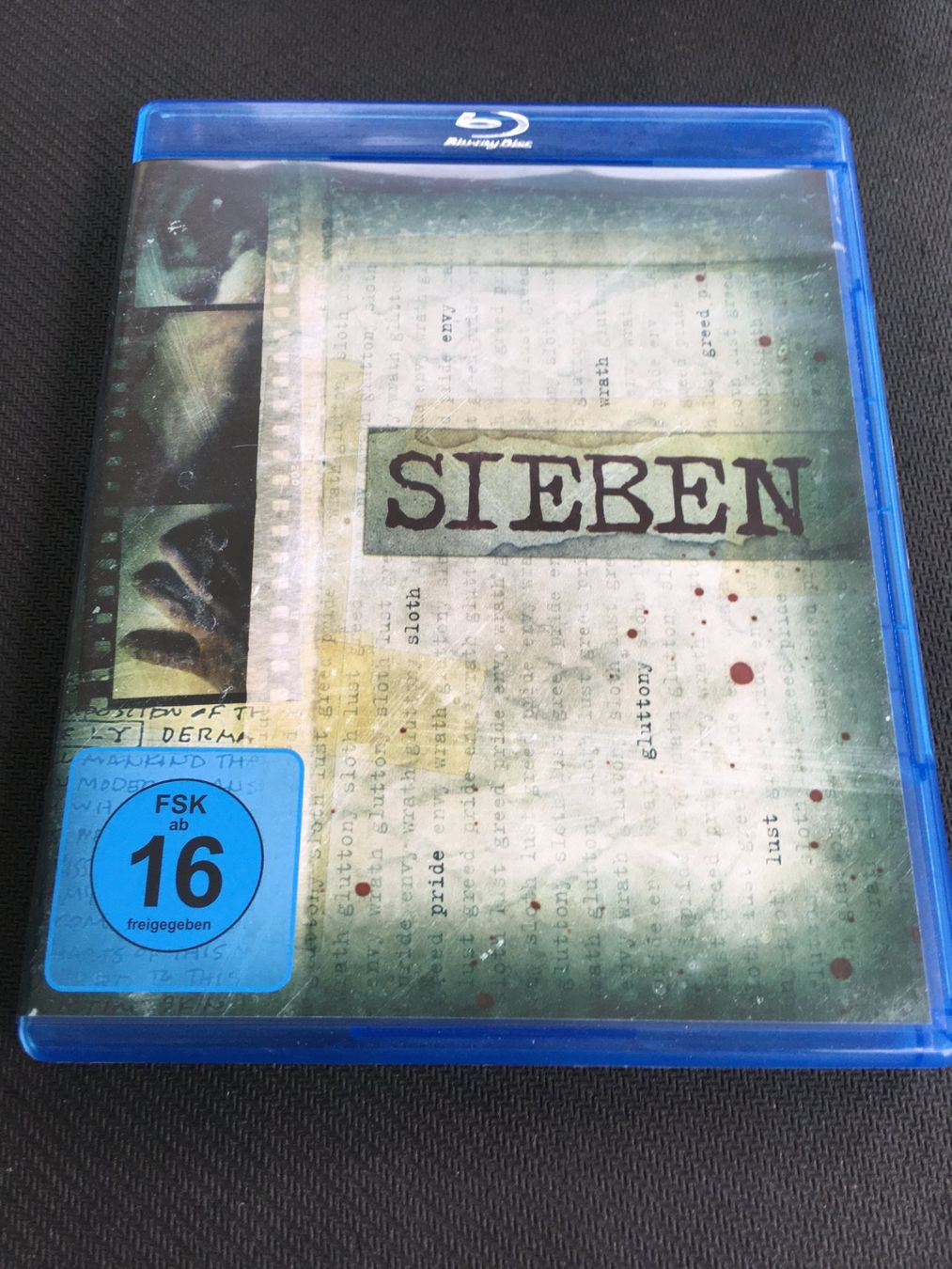 Tous les DVDs: Sieben [Blu-ray] – D'occasion à St.Gallen par MedienJoe