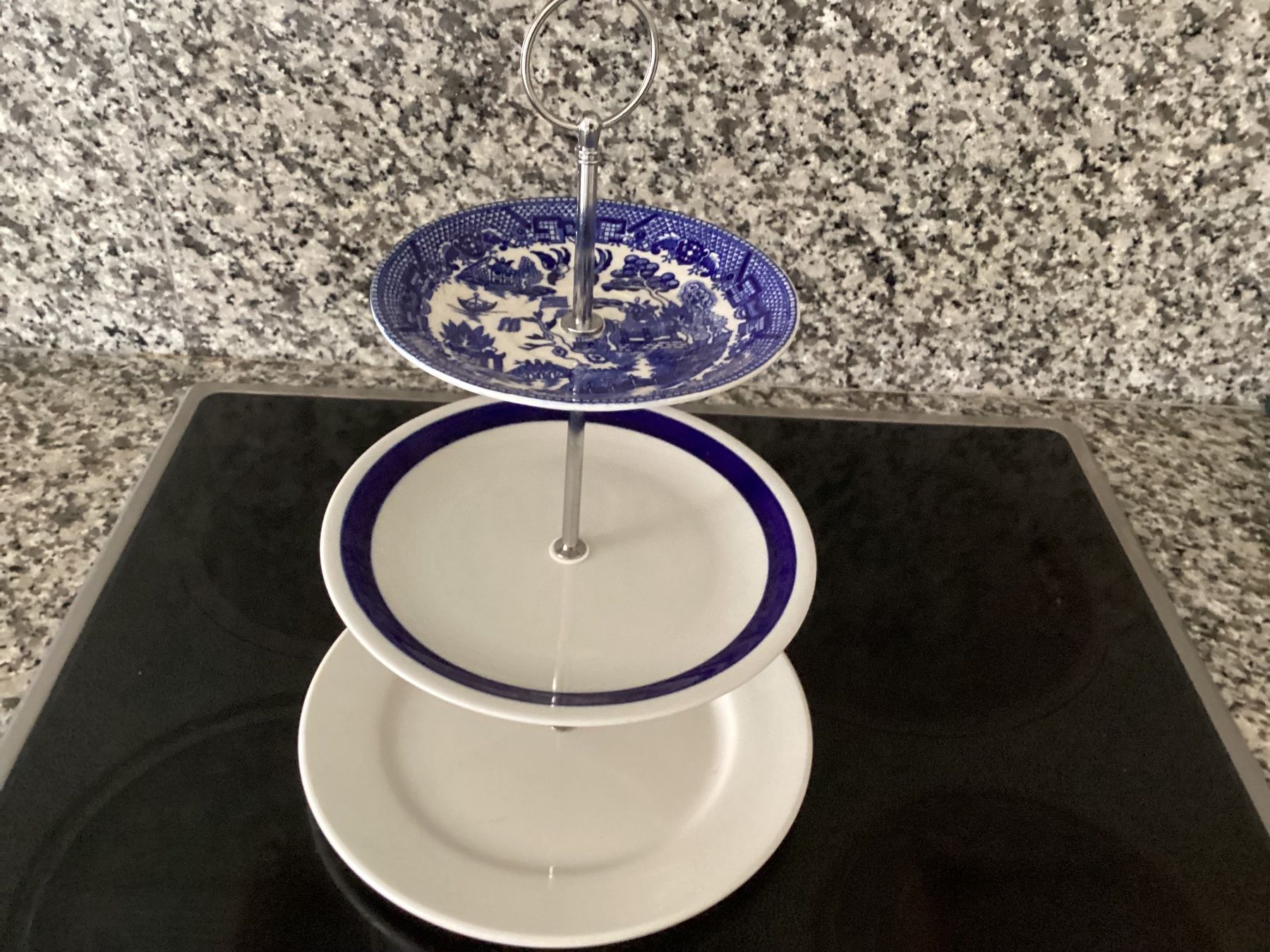 Assiettes: Etagere 3 stöckig – Neuf (Voir description) à Minusio par scotch111