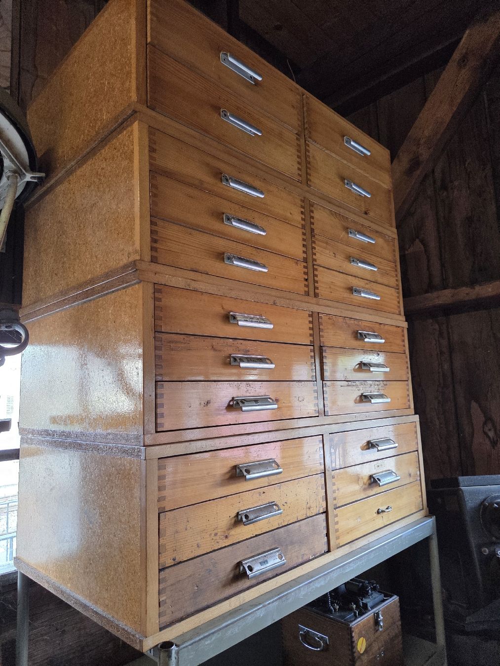 Armoires: Werkzeugschrank – D'occasion à Herisau par Strahlkraft
