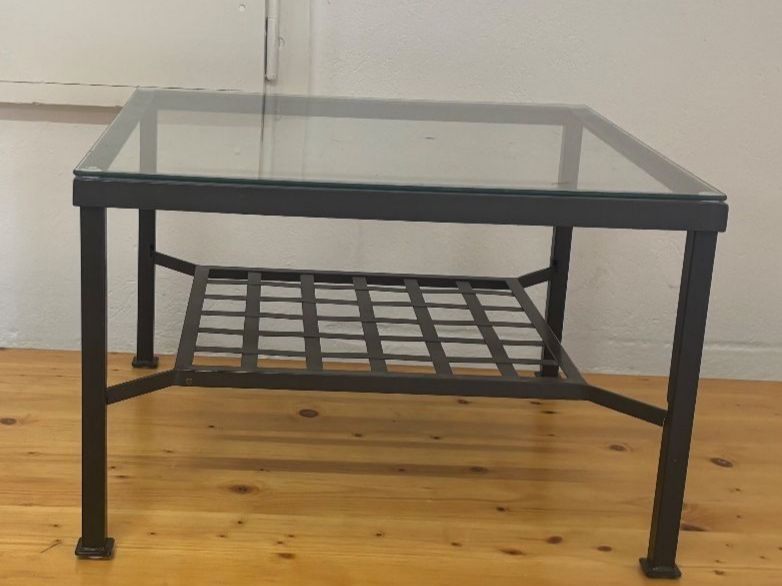 Tavoli: Glastisch mit Metallgestell – Usato da Wettingen venduto da Wendemarket 1