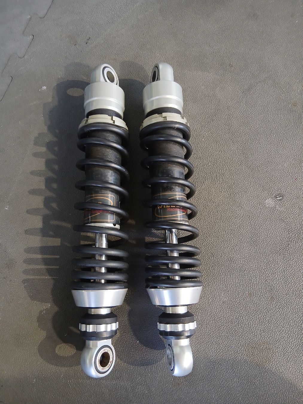 Tutti i ricambio per moto: Suspension wilbers 320mm – Usato da Romanel-s-Lausanne venduto da site76