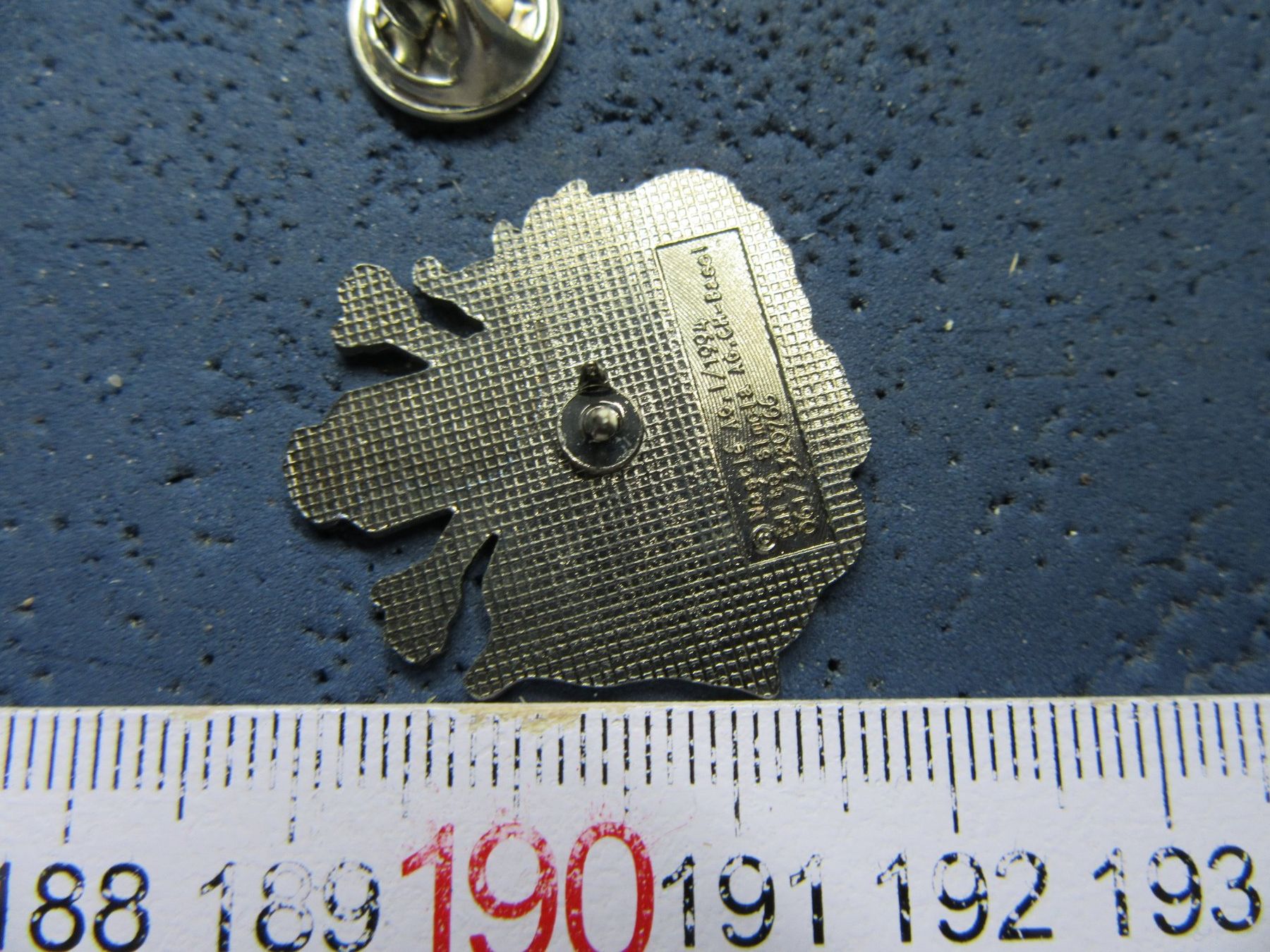 Nestlé Placchette & Badge: THOMY SENF-TUBE PIN – Usato da Ettingen venduto da Hausi4711 1