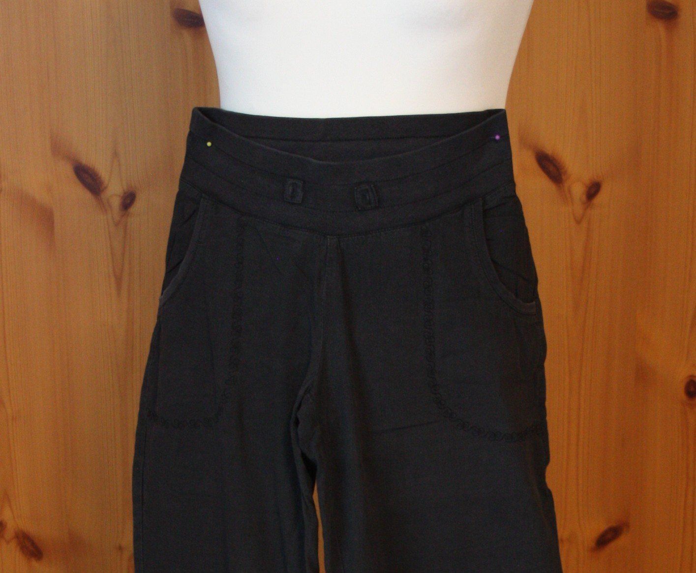 Hosen: Hose VERA MODA schwarz m. elastischem Bund Gr. L – Gebraucht aus Flüelen von Diversicum-Textil 3