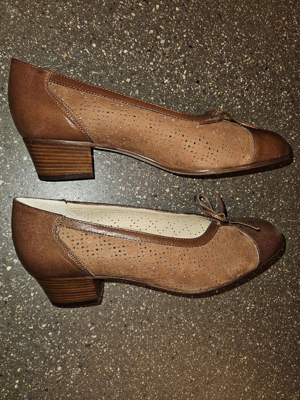 Scarpe da donna: Zafan Pumps 38 Leder braun Lochmuster – Nuovo e nell'imballaggio originale da Anwil venduto da tamoos 4