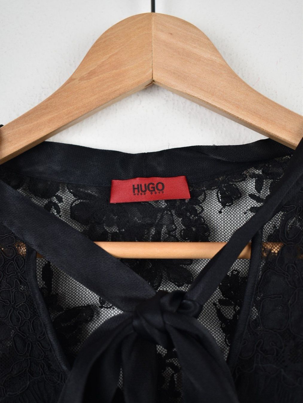 Hugo Boss Blusen: Hugo Boss Blusenshirt mit Spitze Gr.36 – Gebraucht aus Nürensdorf von 2ND_STORY 1