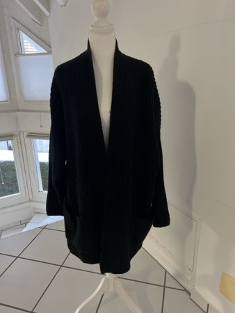 Schwarze Strickjacke aus Kaschmir, Grösse P/S -Neu!