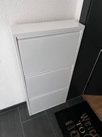Armoire métallique à chaussures
