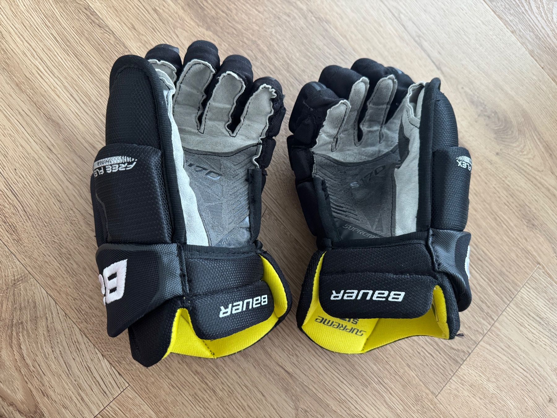 Guanti: Bauer Spielerhandschuhe S 170 Grösse 12" / 30 cm – Usato da Cham venduto da Rubt 1