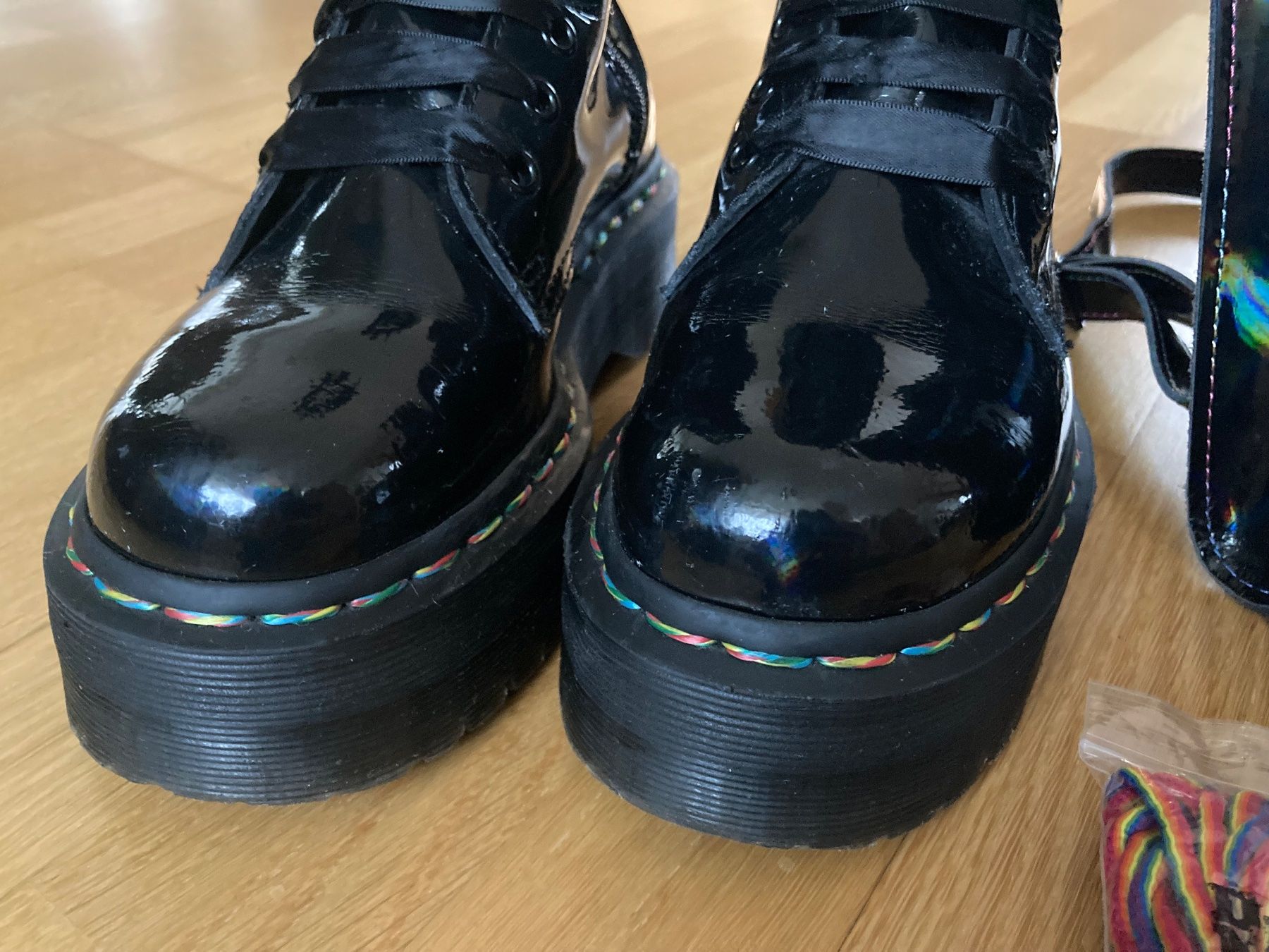 Dr. Martens Scarpe da donna: Dr. Martens Jadon Hi und Rucksack Set – Usato da Hitzkirch venduto da eve_may 1