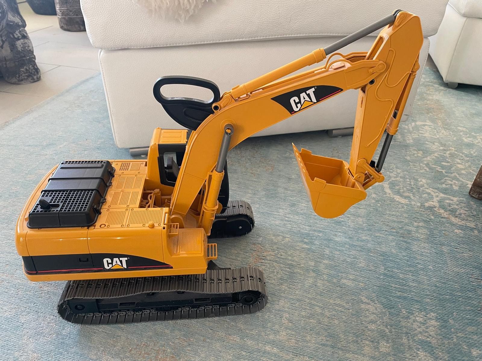Caterpillar Excavateurs: CAT Kettenbagger / grosser Spielzeug-Baustellenbagger – D'occasion à Zürich par Ccamenisch 1
