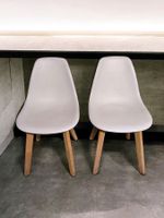 2 Plastic Side Chair