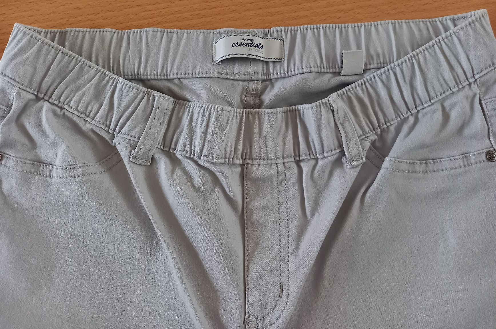 Jeans: Hellgraue Jeggings in Grösse 40 – Gebraucht aus Obernau von Corolli 1