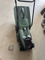 Tondeuse Bosch électrique 2 batteries Bosch et chargeur 