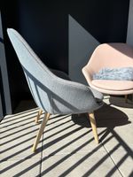 Lot de 2 fauteuils design pieds bois gris et rose clair