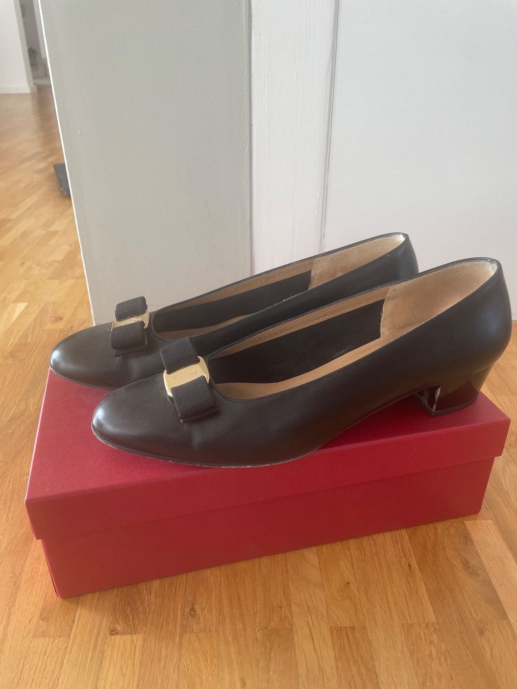 Salvatore Ferragamo Scarpe da donna: Salvatore Ferragamo Schuhe, Grösse 41.5 – Usato da Zürich venduto da mar_y97k 1
