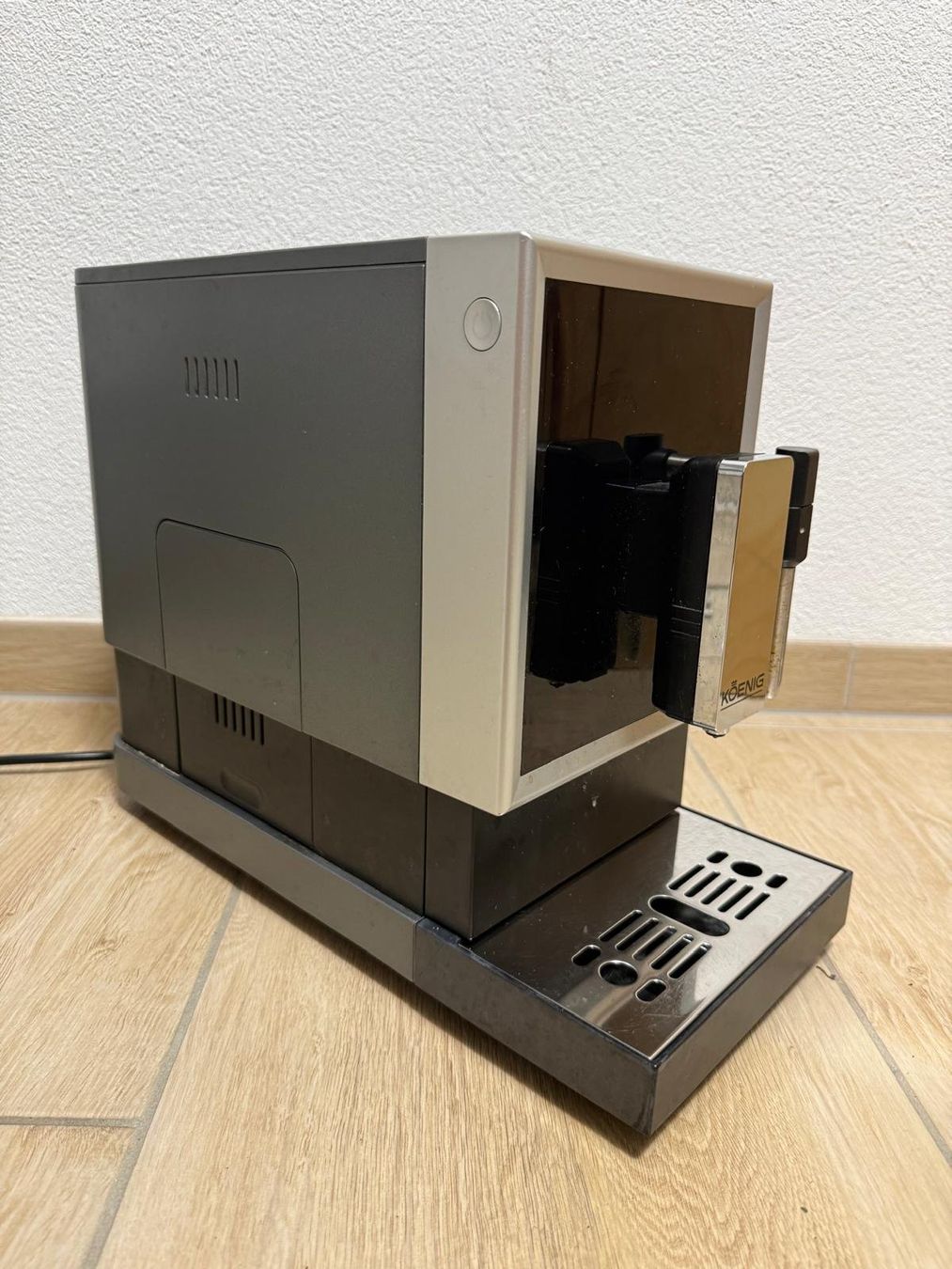 König Macchine per caffè & Macchine per espresso: König finessa BLACK CUBE – Usato da Freienbach venduto da pae_8ff7